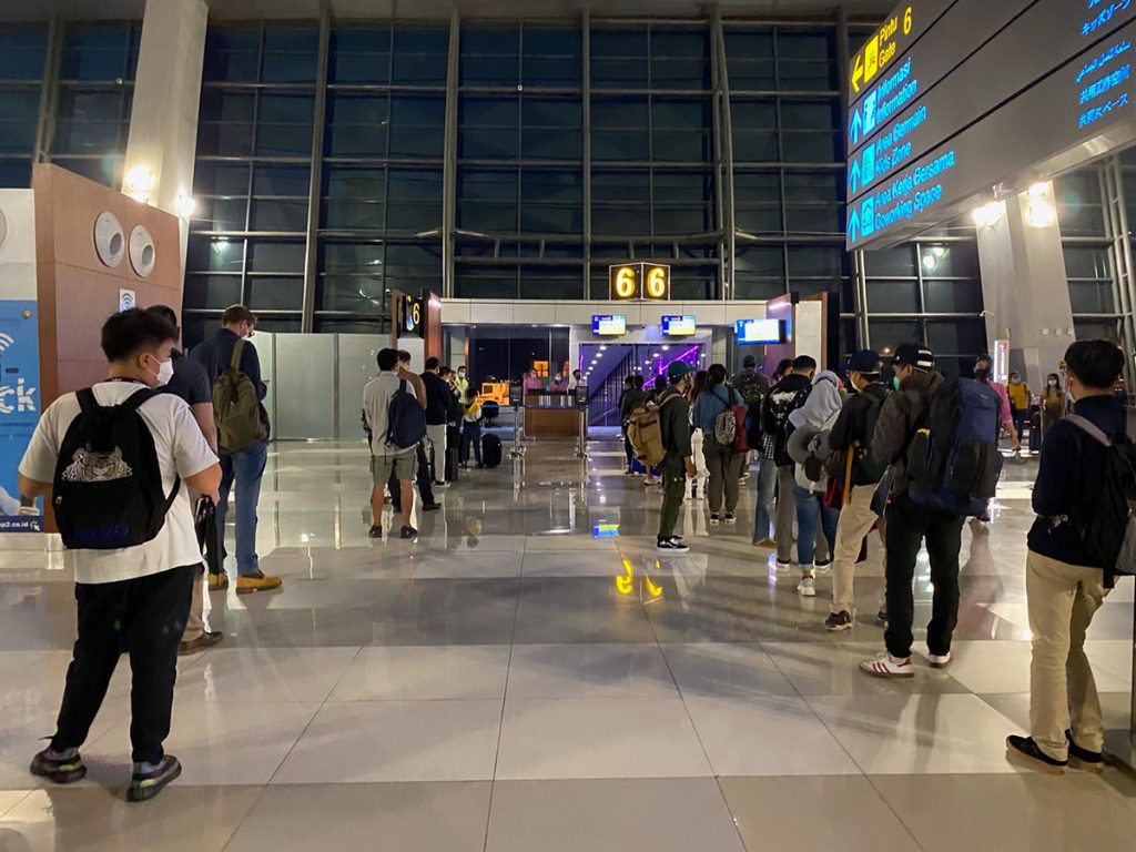 CGK boarding gate 6